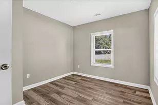 415 Spring Ct, Henderson, NC 27536 - Photo 5