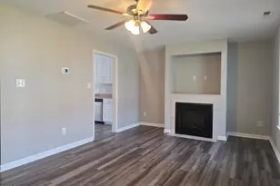 306 Whitehall Ct, Clayton, NC 27520 - Photo 3