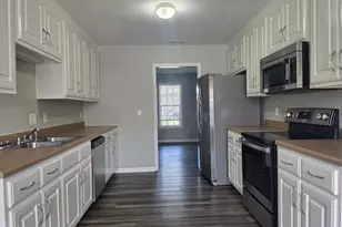 306 Whitehall Ct, Clayton, NC 27520 - Photo 5