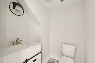 305 E Harnett St, Benson, NC 27504 - Photo 29