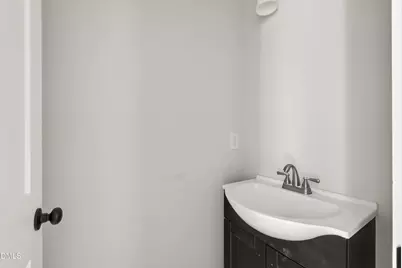 305 E Harnett Street, Benson, NC 27504 - Photo 23