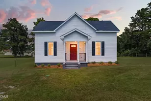 305 E Harnett St, Benson, NC 27504 - Photo 1