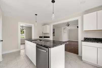 305 E Harnett Street, Benson, NC 27504 - Photo 11