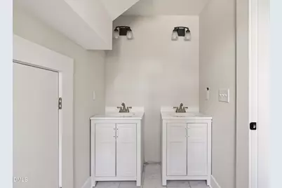 305 E Harnett Street, Benson, NC 27504 - Photo 21