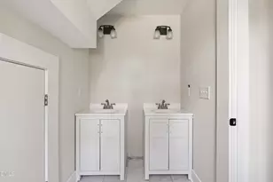 305 E Harnett St, Benson, NC 27504 - Photo 21