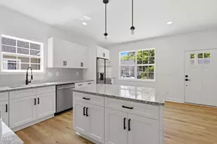 924 E Davis St, Burlington, NC 27215 - Photo 5