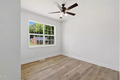 924 E Davis Street, Burlington, NC 27215 - Photo 15