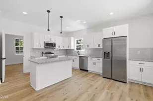 924 E Davis St, Burlington, NC 27215 - Photo 3