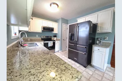 629 Avondale Drive, Clayton, NC 27520 - Photo 5