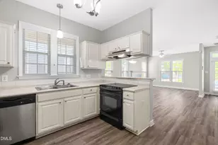 6924 Jeffreys Creek Ln, Raleigh, NC 27616 - Photo 7
