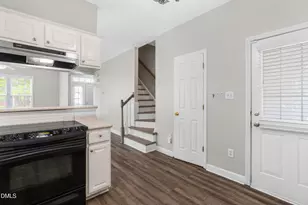 6924 Jeffreys Creek Ln, Raleigh, NC 27616 - Photo 23