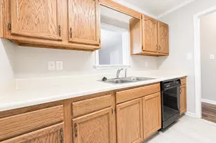524 Crooked Creek Ct, Fayetteville, NC 28301 - Photo 9