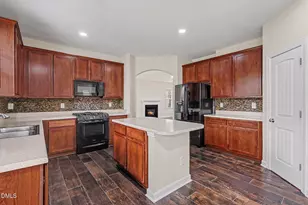 231 E Quailwood Dr, Fuquay Varina, NC 27526 - Photo 9
