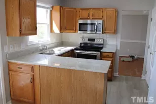 102 Uxbridge Ct, Cary, NC 27513 - Photo 5