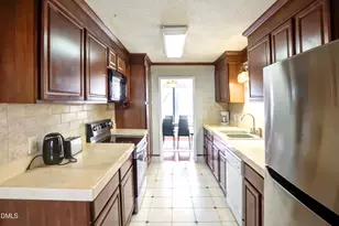 618 Applecross Dr, Cary, NC 27511 - Photo 3