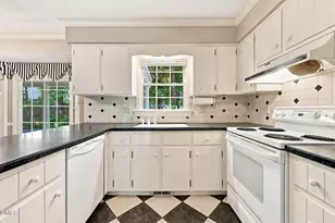 4605 Old Village Rd, Raleigh, NC 27612 - Photo 15