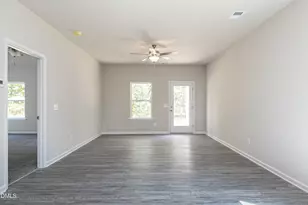 206 E American Marigold Dr, Benson, NC 27504 - Photo 7