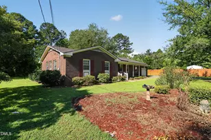 1307 Charles Dr, Laurinburg, NC 28352 - Photo 3