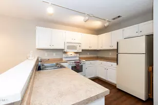 61 Crystal Oaks Ct, Durham, NC 27707 - Photo 7