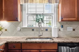 331 Sugarberry Ln, Clayton, NC 27527 - Photo 9