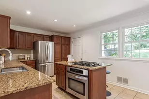 2111 Woodview Dr, Raleigh, NC 27604 - Photo 7