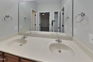 557 McCarthy Dr, Clayton, NC 27527 - Photo 9
