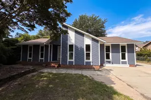 909 Axis Cir, Hope Mills, NC 28348 - Photo 1