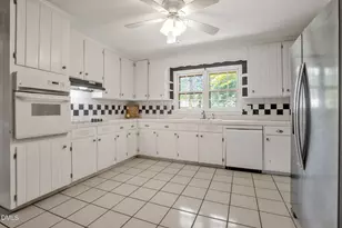 419 Dunmore Rd, Fayetteville, NC 28303 - Photo 9