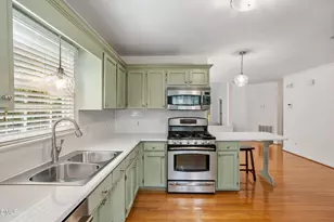 113 Long Shadow Ln, Cary, NC 27518 - Photo 5