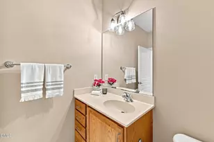 512 Ives Ct, Chapel Hill, NC 27514 - Photo 21