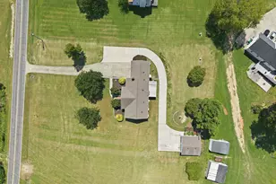 515 Bobbitt Rd, Clayton, NC 27520 - Photo 3