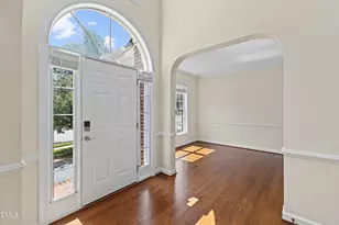 12104 Pawleys Mill Cir, Raleigh, NC 27614 - Photo 5