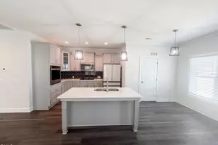 333 Oakhaven Dr, Holly Springs, NC 27540 - Photo 3