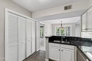 1061 Wirewood Dr, Raleigh, NC 27605 - Photo 17