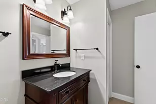 1061 Wirewood Dr, Raleigh, NC 27605 - Photo 29