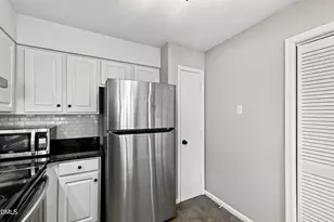 1061 Wirewood Dr, Raleigh, NC 27605 - Photo 19