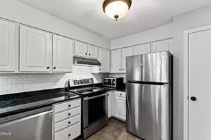 1061 Wirewood Dr, Raleigh, NC 27605 - Photo 15