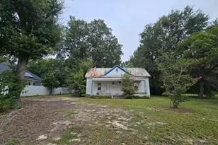 308 W W Horton St, Zebulon, NC 27597 - Photo 1