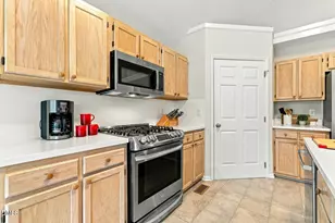 5237 Fairmead Cir, Raleigh, NC 27613 - Photo 15