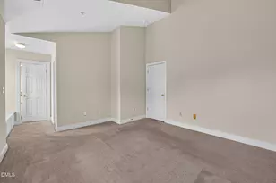 6365 Park Creek Dr, Charlotte, NC 28262 - Photo 9