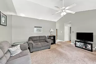 1037 Laurel Leaf Rd, Zebulon, NC 27597 - Photo 5