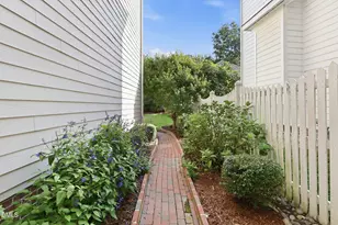 124 Tharrington Dr, Chapel Hill, NC 27516 - Photo 37