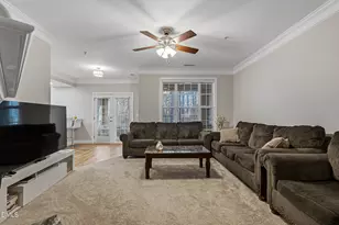 623 Ives Ct, Chapel Hill, NC 27514 - Photo 5