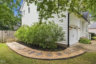 11941 Fairlie Pl, Raleigh, NC 27613 - Photo 3