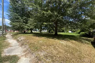 212 Hamilton St, Henderson, NC 27536 - Photo 1