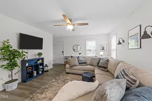 717 Slippery Bank Ct, Benson, NC 27504 - Photo 5