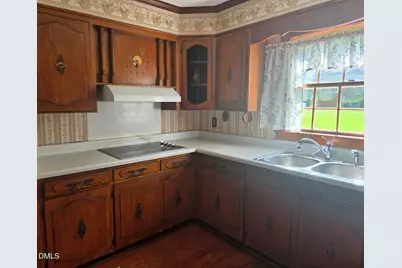 701 Sunset Avenue, Clinton, NC 28328 - Photo 7