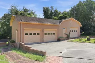 701 Sunset Ave, Clinton, NC 28328 - Photo 9