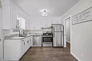 204 E Branch St, Benson, NC 27504 - Photo 5