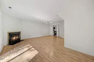109 Mossbark Ln, Chapel Hill, NC 27514 - Photo 9